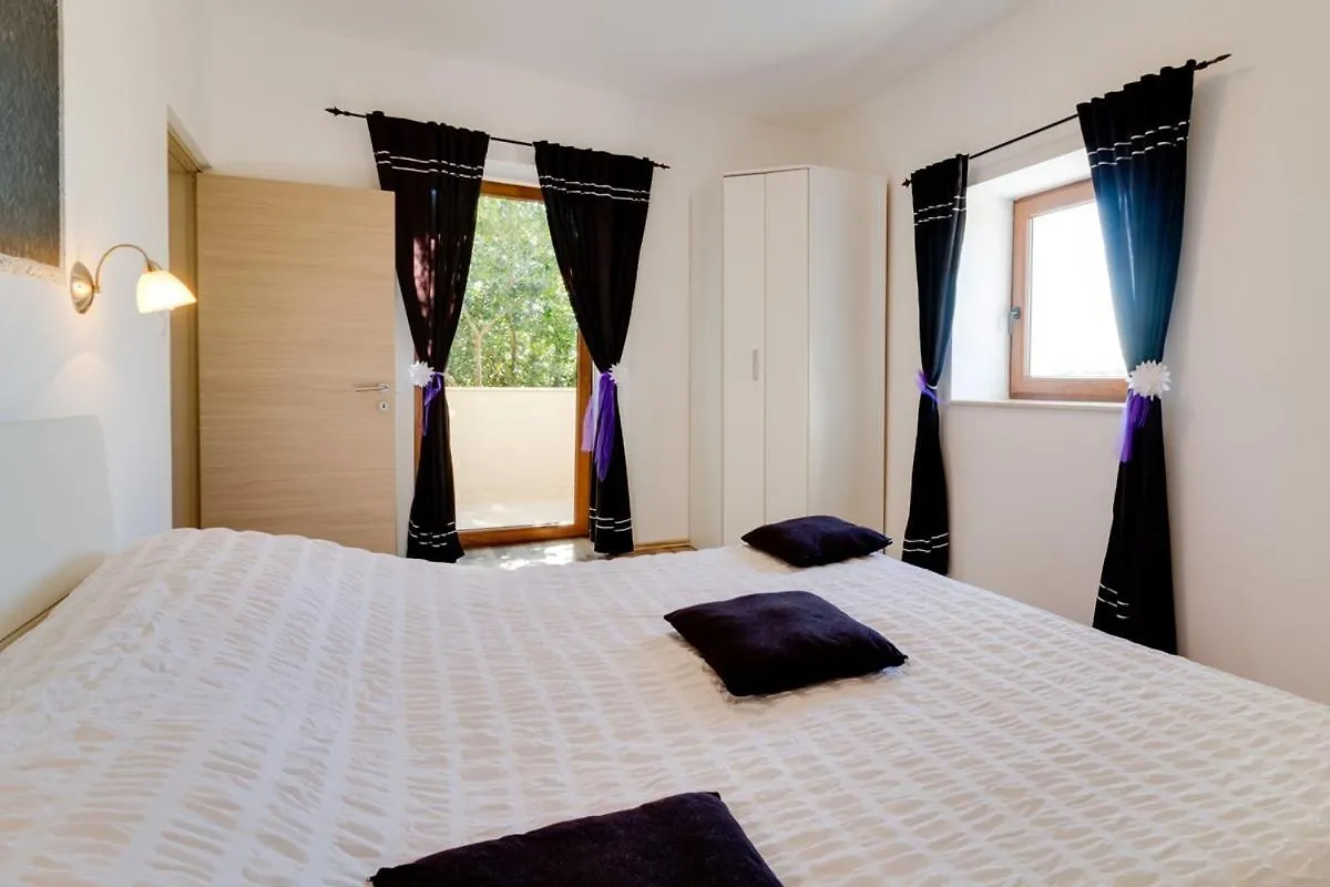 Villa Agneza Krnica 0*,